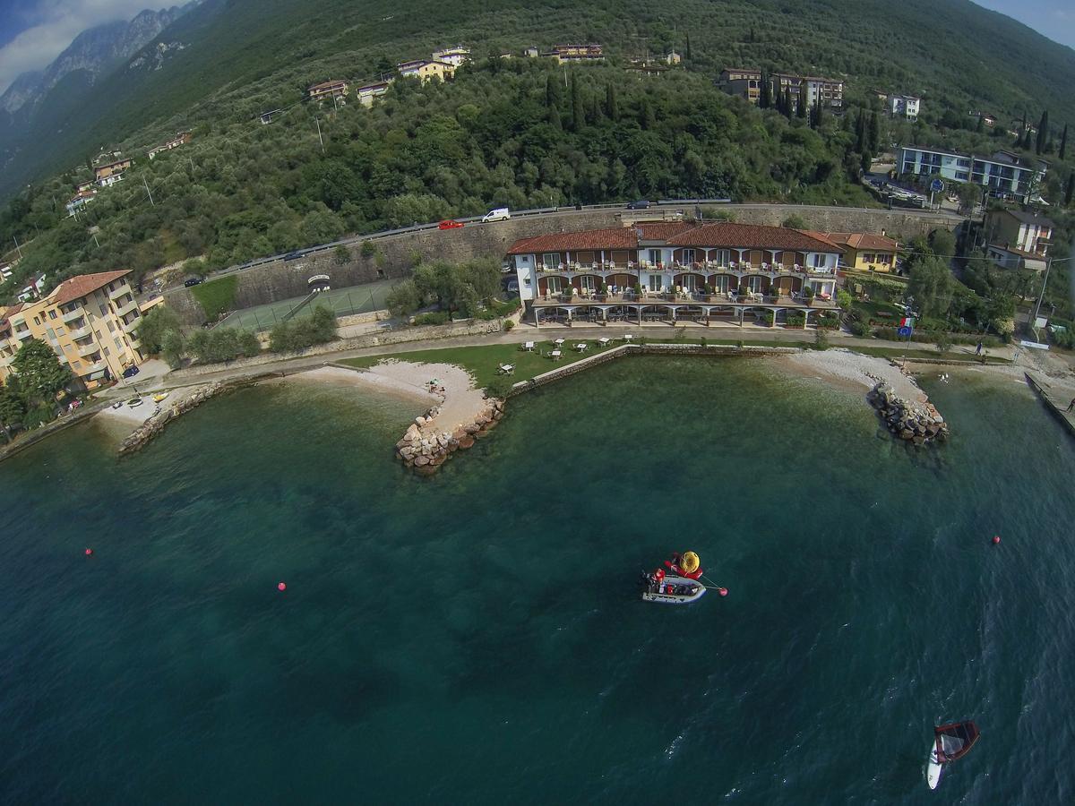 Hotel Garni Vela D'Oro Brenzone sul Garda Exterior photo